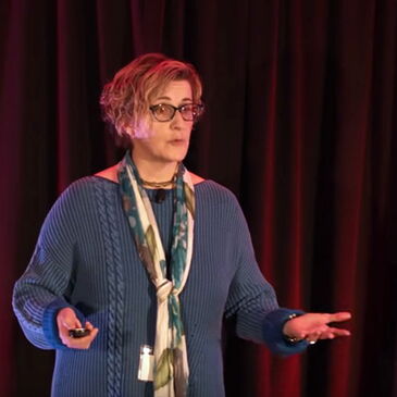 Georgia Ede presenting at Low Carb Breckenridge
